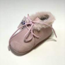 Arthur et Zoe Chaussures bébé rose à lacets + fourrure Stabifoot